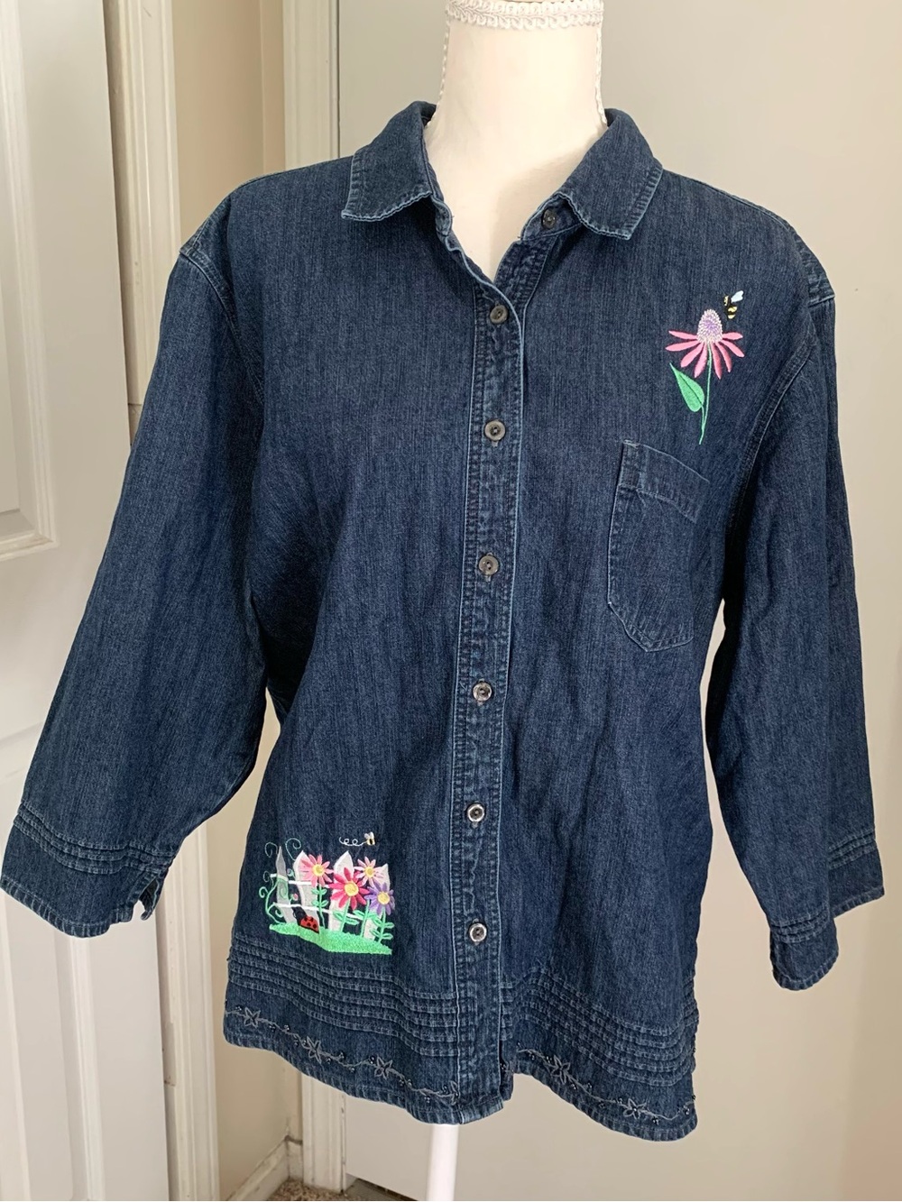 J. Jill Denim Shirt Cotton Chambray Embroidered Flowers Pin Tucks Cottage Sz XL
